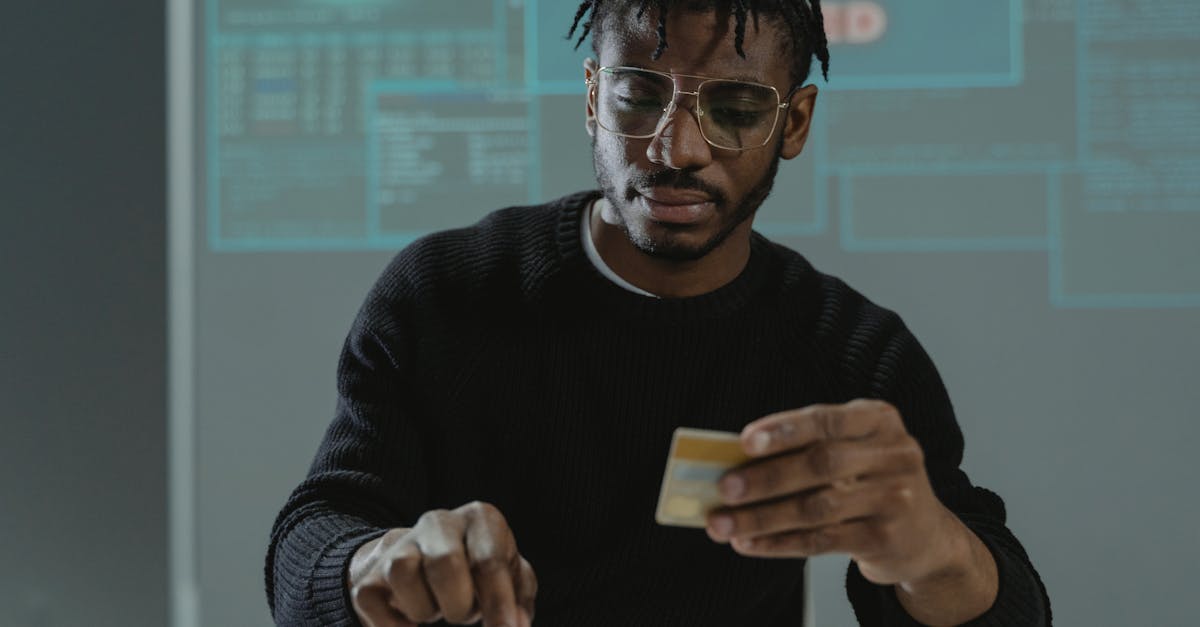 découvrez les différentes formes de fraude bancaire, comment les détecter et les prévenir pour protéger vos finances en toute sécurité.