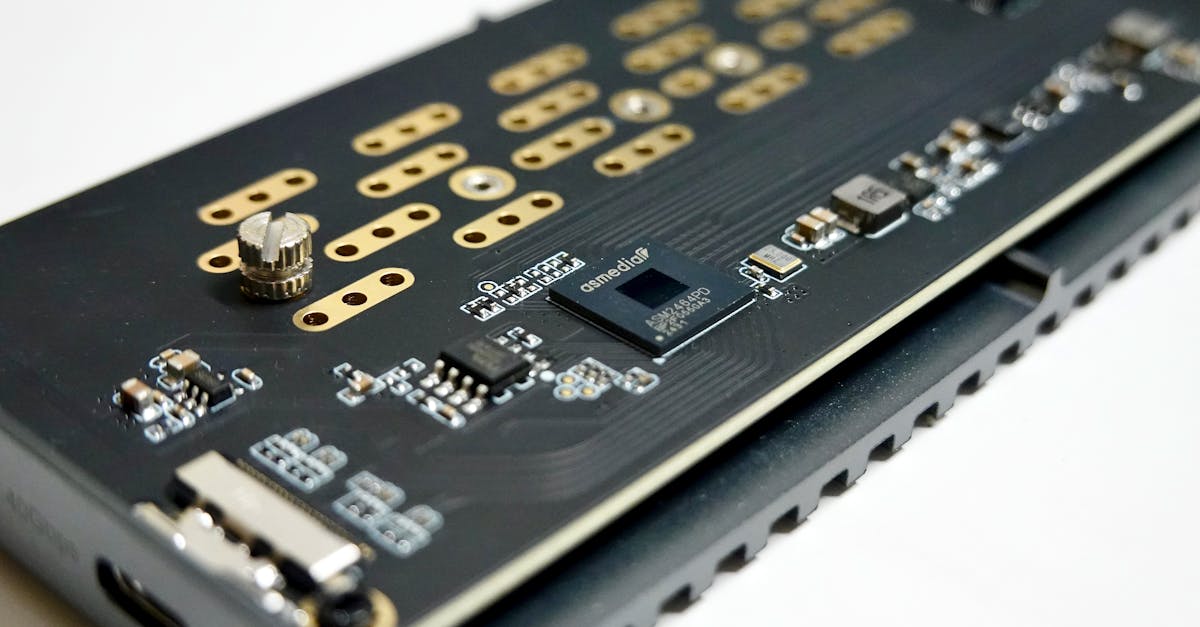 découvrez tout ce qu'il faut savoir sur l'esp32, un microcontrôleur puissant et polyvalent utilisé pour les projets de domotique, iot et électroniques embarquées.